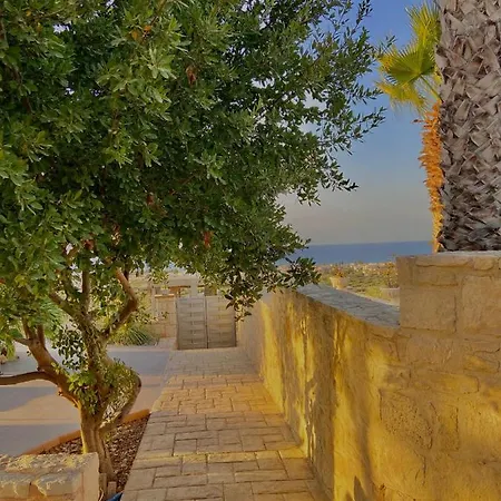 Thealuxuryvilla